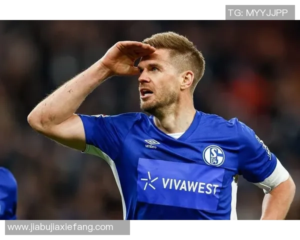 足球明星魅力四射精彩瞬间尽在此图集带你领略绿茵场上的传奇风采 足球明星魅力四射精彩瞬间尽在此图集带你领略绿茵场上的传奇风采